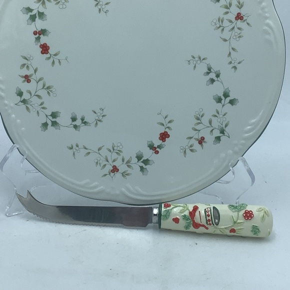 New Pfaltzgraff Winterberry Cheese Tray with Sculpted Slicer - Picture 4 of 9